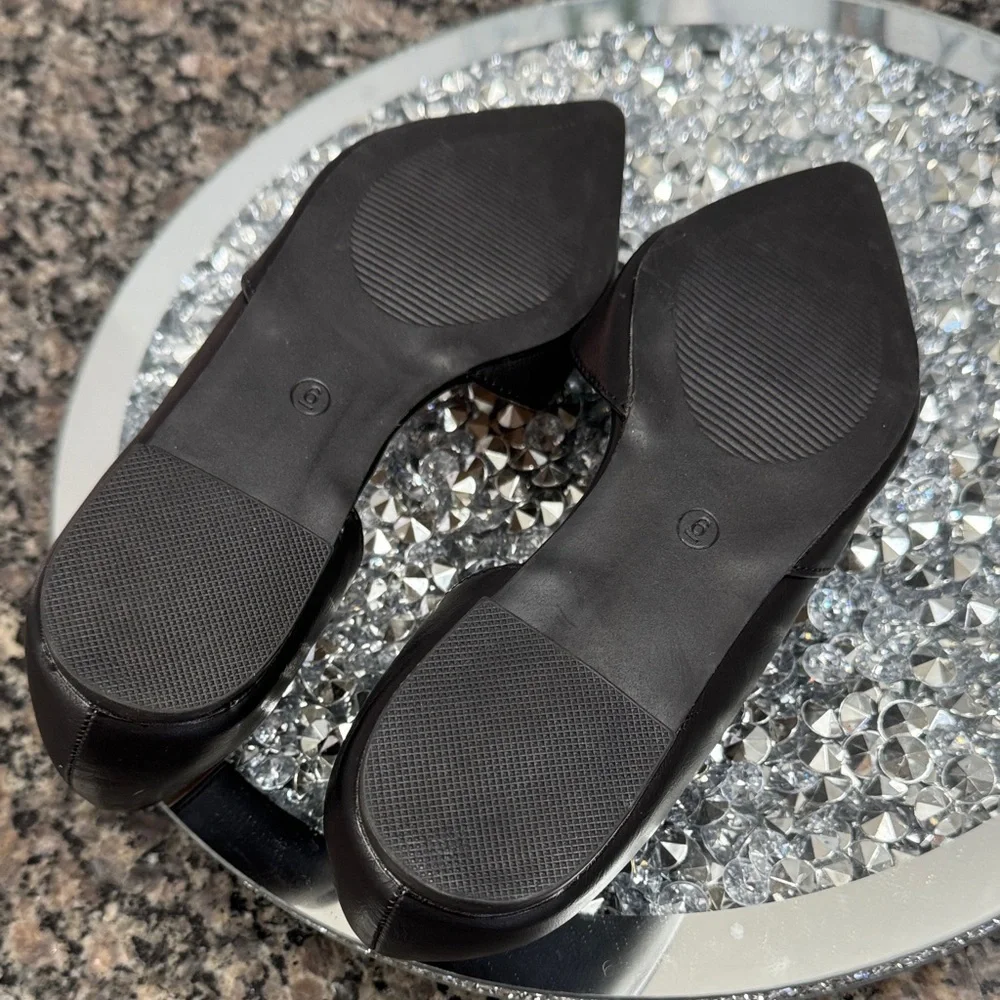Journee Collection Women's Black Pointed Flats NEW 6W